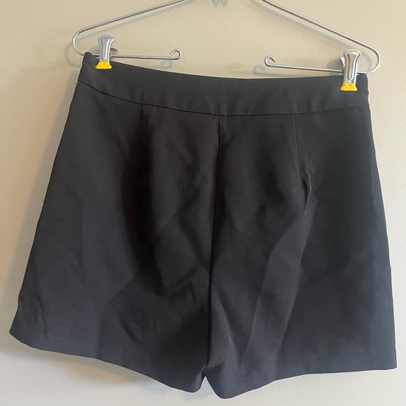 Sincerely Jules Black stretch soft shorts with skirt overlay size medium - Picture 5 of 7